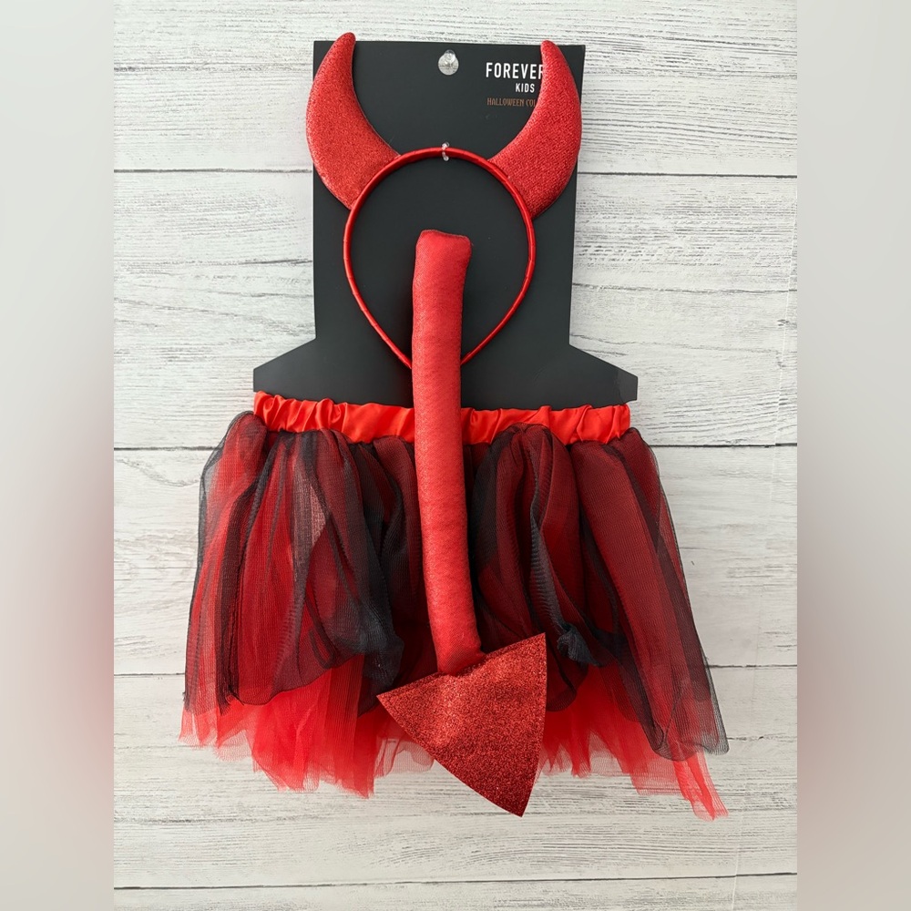 HALLOWEEN DEVIL SKIRT, HORNS & TAIL Children’s Costume One Size NWT